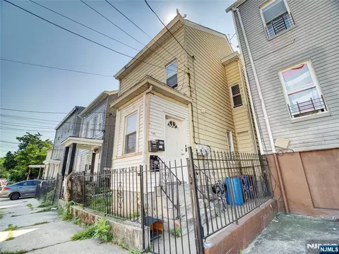 39 Hillman St, Paterson, NJ 07522