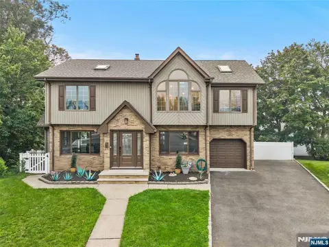 6 Tyler Ct, Clifton, NJ 07012