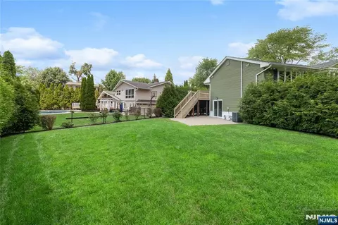 Exterior - 377 Chelsea St, Paramus, NJ 07652 photo 8 of 8