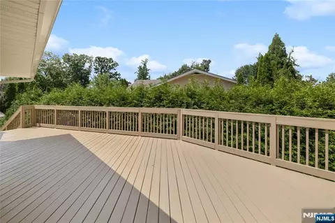 Exterior - 377 Chelsea St, Paramus, NJ 07652 photo 3 of 8