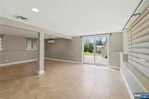 Living - 377 Chelsea St, Paramus, NJ 07652 photo 5 of 5