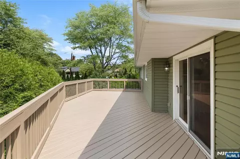 Exterior - 377 Chelsea St, Paramus, NJ 07652 photo 2 of 8