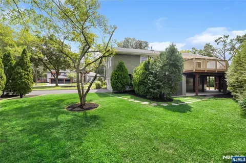 Exterior - 377 Chelsea St, Paramus, NJ 07652 photo 6 of 8