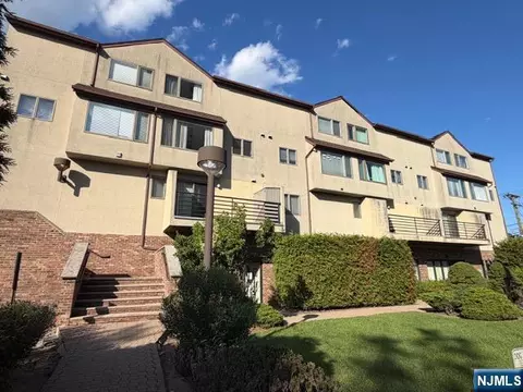 1309 15th St, Fort Lee, NJ 07024