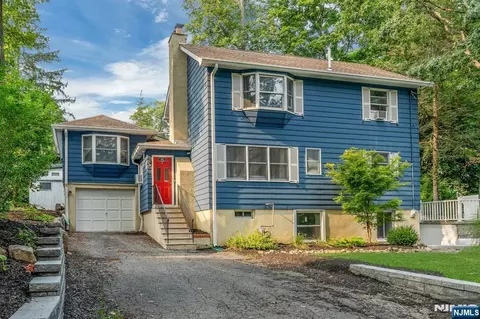 416 Lakeview Ave, Ringwood, NJ 07456