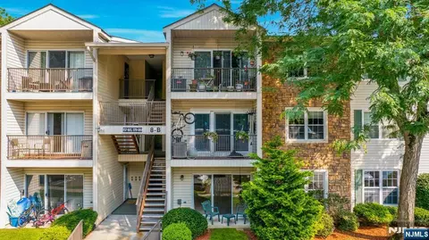 178 Robertson Way #822, Lincoln Park, NJ 07035