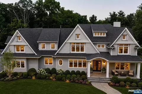265 Terrace Rd, Franklin Lakes, NJ 07417