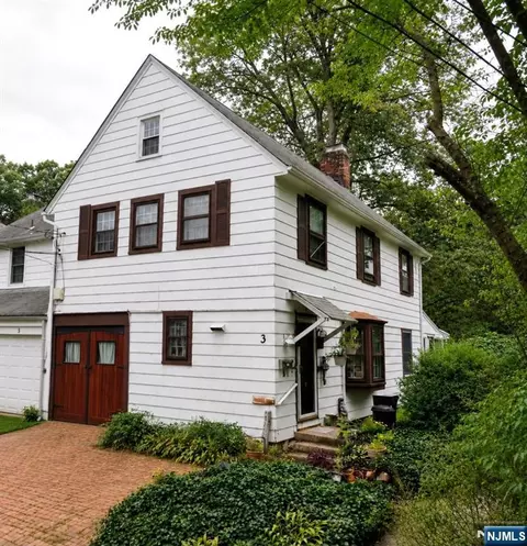 3 Bolton Pl, Fair Lawn, NJ 07410