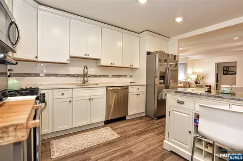 Kitchen - 347 Forest Ave, Paramus, NJ 07652 photo 4 of 4