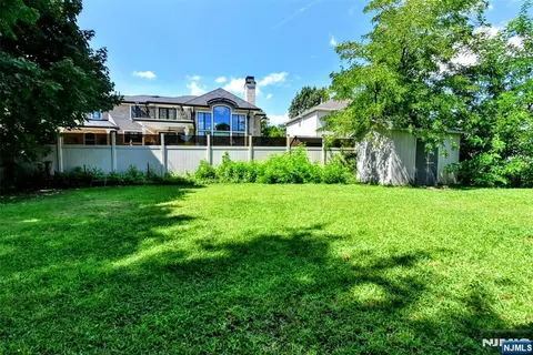 Exterior - 347 Forest Ave, Paramus, NJ 07652 photo 3 of 4