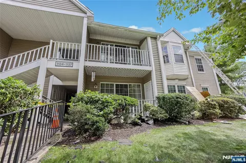 1134 Sycamore Ln, Mahwah, NJ 07430