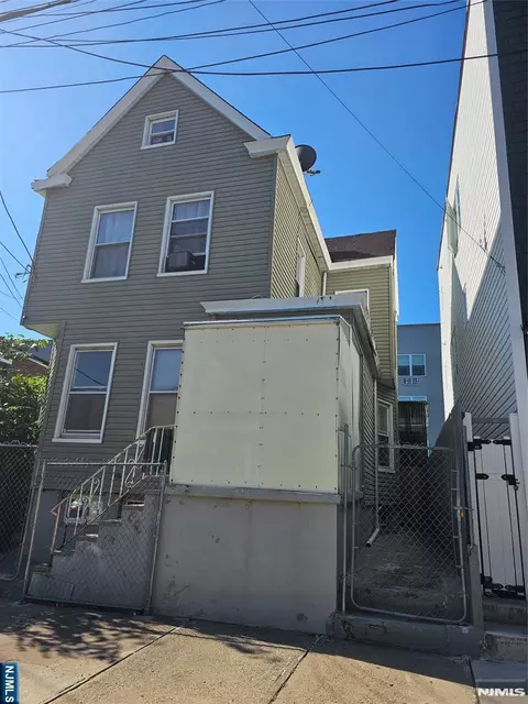 292 Governor St, Paterson, NJ 07501