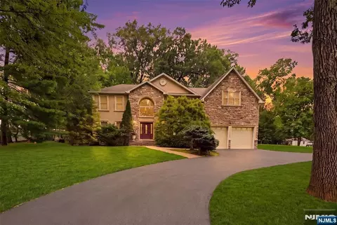 55 Prospect Ave, Woodcliff Lake, NJ 07677
