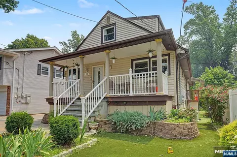 92 Blauvelt Ave, Bergenfield, NJ 07621