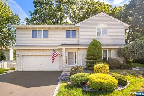 23 Zeim Dr, Clifton, NJ 07012