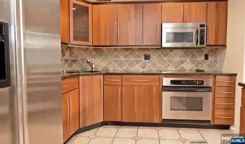 Kitchen - 326 Prospect #PHJ, Hackensack, NJ 07601 photo 3 of 4