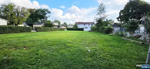 46 W Prospect St, Waldwick, NJ 07463