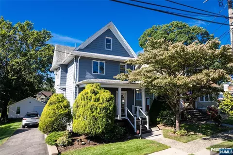 20 Twain Pl, Clifton, NJ 07013