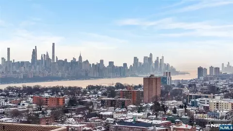770 Anderson Ave #21H, Cliffside Park, NJ 07010