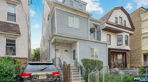 18 Ellis Ave, Irvington, NJ 07111