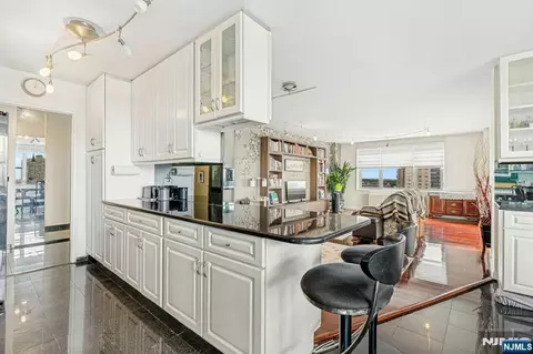 2000 Linwood Ave #16V, Fort Lee, NJ 07024