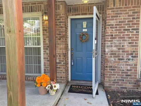 240 Village Circle Dr #1131, Fort Lee, NJ 07024