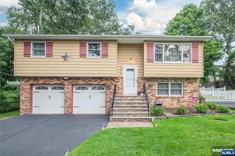 115 New York Ave, Lake Hopatcong, NJ 07849
