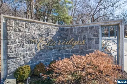 1 Claridge Dr #114, Verona, NJ 07044
