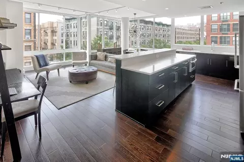 1100 Maxwell Ln #433, Hoboken, NJ 07030