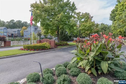351 Cambridge Dr, Ramsey, NJ 07446