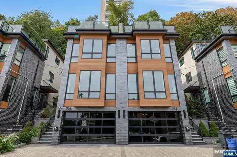 Exterior - 712 Undercliff Ave, Edgewater, NJ 07020 photo 2 of 4