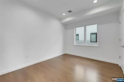 Bedroom - 712 Undercliff Ave, Edgewater, NJ 07020 photo 1 of 3