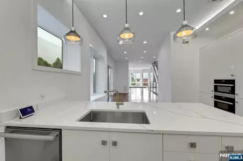 Kitchen - 712 Undercliff Ave, Edgewater, NJ 07020 photo 7 of 7