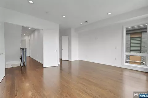 Other - 712 Undercliff Ave, Edgewater, NJ 07020 photo 1 of 8