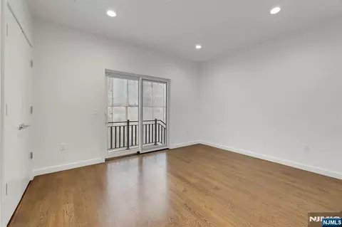 Other - 712 Undercliff Ave, Edgewater, NJ 07020 photo 3 of 8