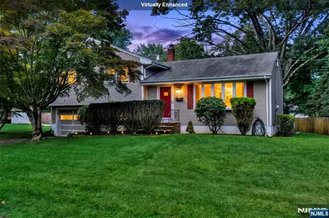 11 Kenyon Ct, Norwood, NJ 07648
