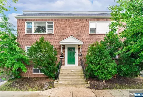 120-122 Tuxedo Pkwy, Newark, NJ 07106