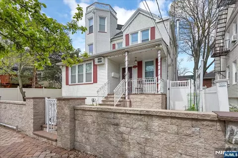 113 Oakwood Ave, Cliffside Park, NJ 07010
