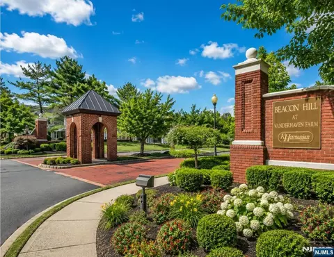 2903 Pinhorn Dr, Bridgewater, NJ 08807