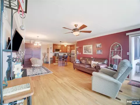 250 Gorge Rd #22F, Cliffside Park, NJ 07010