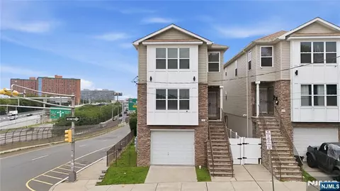 103 6th St, Newark, NJ 07107