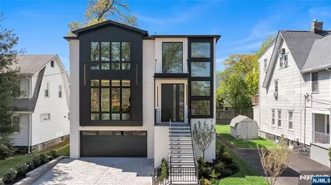 1077 Abbott Blvd, Fort Lee, NJ 07024