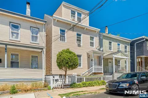279 4th St, Paterson, NJ 07522
