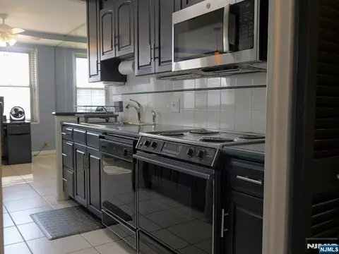 Kitchen - 301 Beech St #11H, Hackensack, NJ 07601 photo 5 of 5