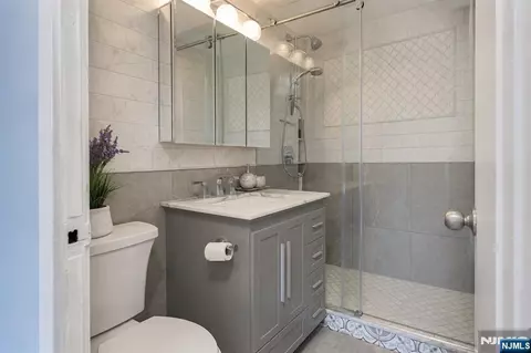 Bath - 301 Beech St #11H, Hackensack, NJ 07601 photo 1 of 1
