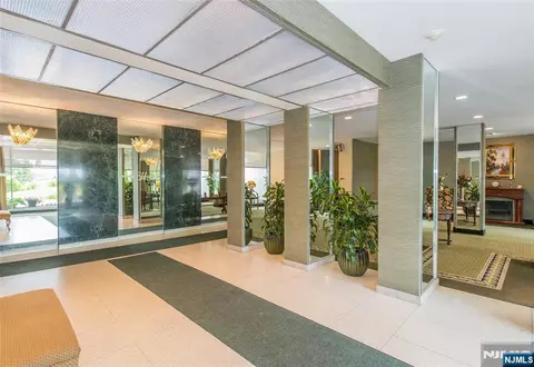 Entry Way - 301 Beech St #11H, Hackensack, NJ 07601 photo 2 of 5