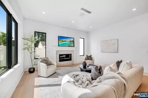 Living - 190 Denver Rd, Paramus, NJ 07652 photo 2 of 4