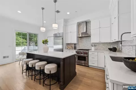 Kitchen - 22 Gabriel Ct #15, Paramus, NJ 07652 photo 3 of 3