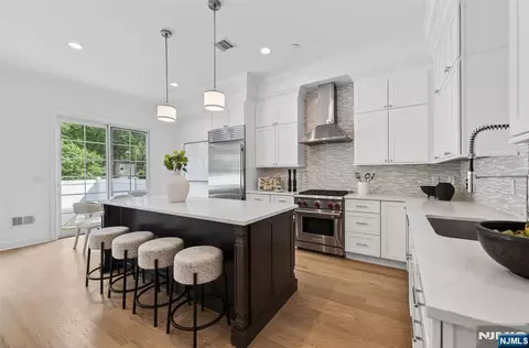 Kitchen - 15 Gabriel Ct #15, Paramus, NJ 07652 photo 4 of 4
