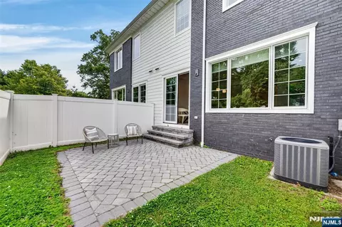 Exterior - 15 Gabriel Ct #15, Paramus, NJ 07652 photo 1 of 2